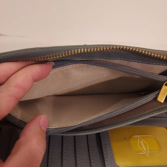 Fossil Chambray Liza Zip Around Clutch Wallet - Picture 13 of 16